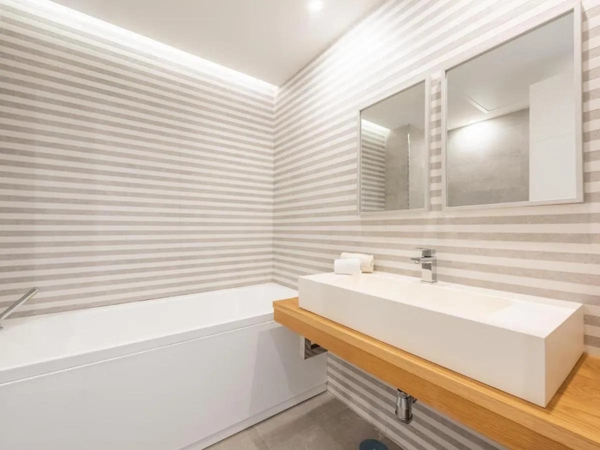 Los Belvederes A Spacious And Luxury Apartment Μαρμπέλλα