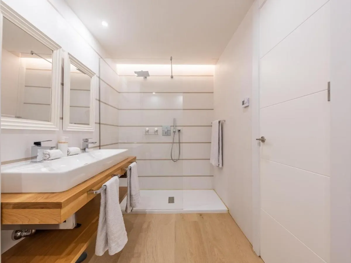 Los Belvederes A Spacious And Luxury Apartment Μαρμπέλλα